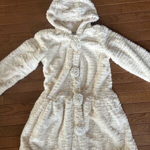 Beautiful ivory faux fur coat